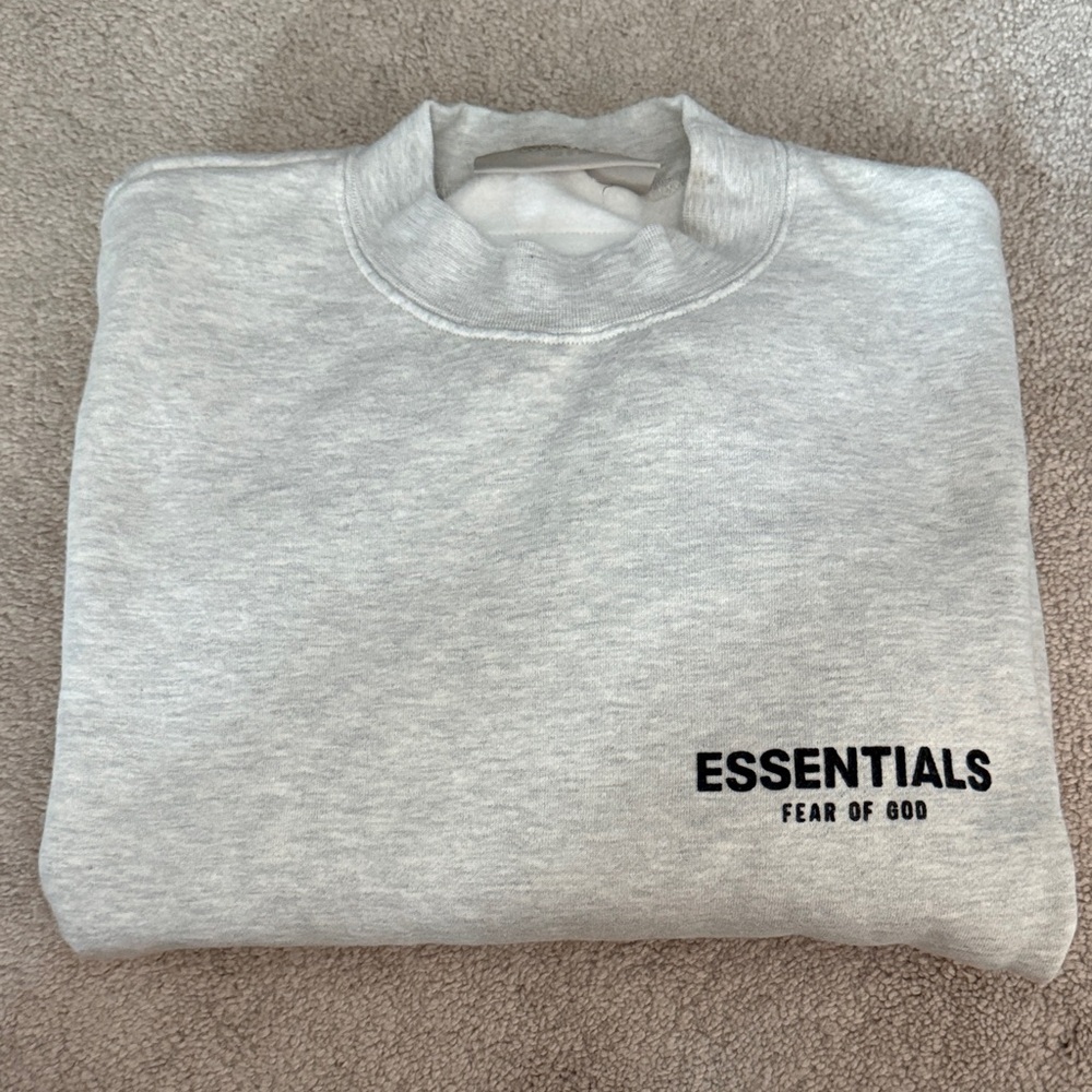 Essentials Mock Neck Crewneck EUC